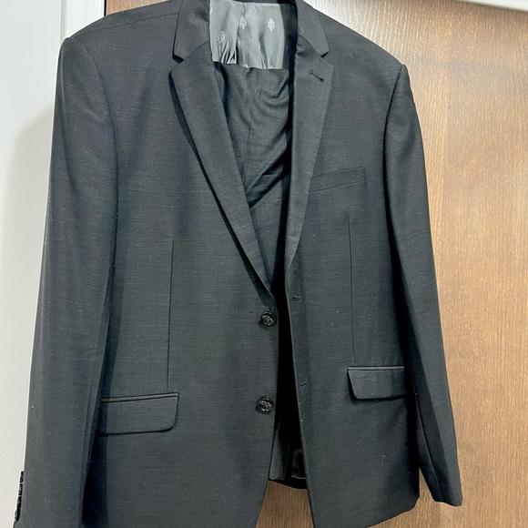 Black Suit - Jacket 42S and Pants 35S - Picture 2 of 5